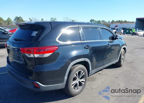2019 Toyota Highlander Le z USA, uszkodzony, nr VIN 5TDZARFHXKS057229